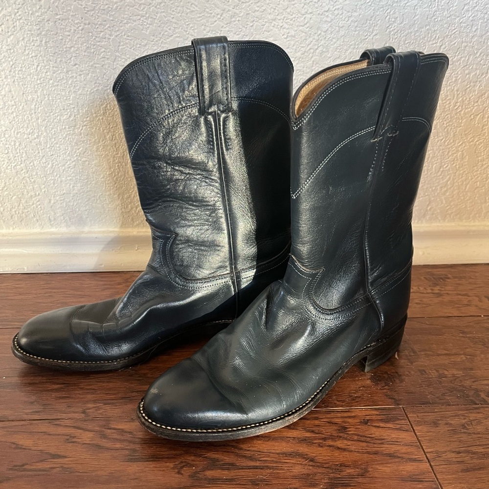 Navy Blue Justin Boots. 7.5